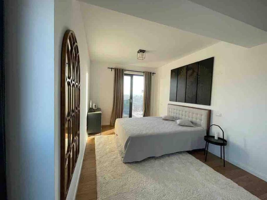 Modern 2-Bedroom Apartment In New Residence Craiova Exterior foto